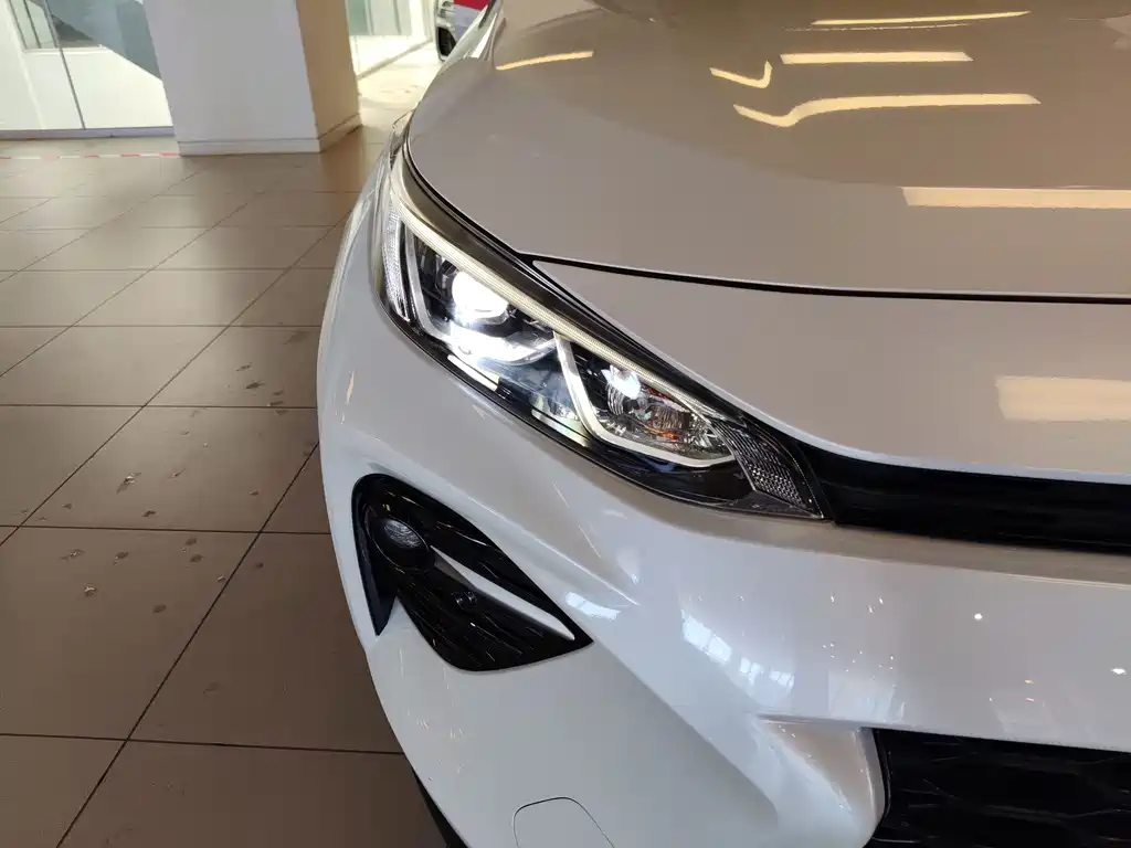 Toyota Wildlander 2023 2.5L E-CVT Luxury
