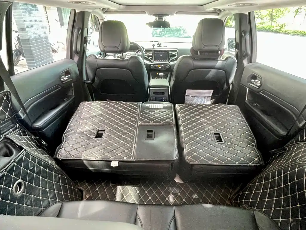 JEEP GRAND COMMANDER