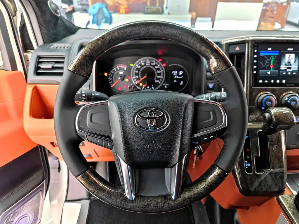 Toyota Hiace — миниатюра 15