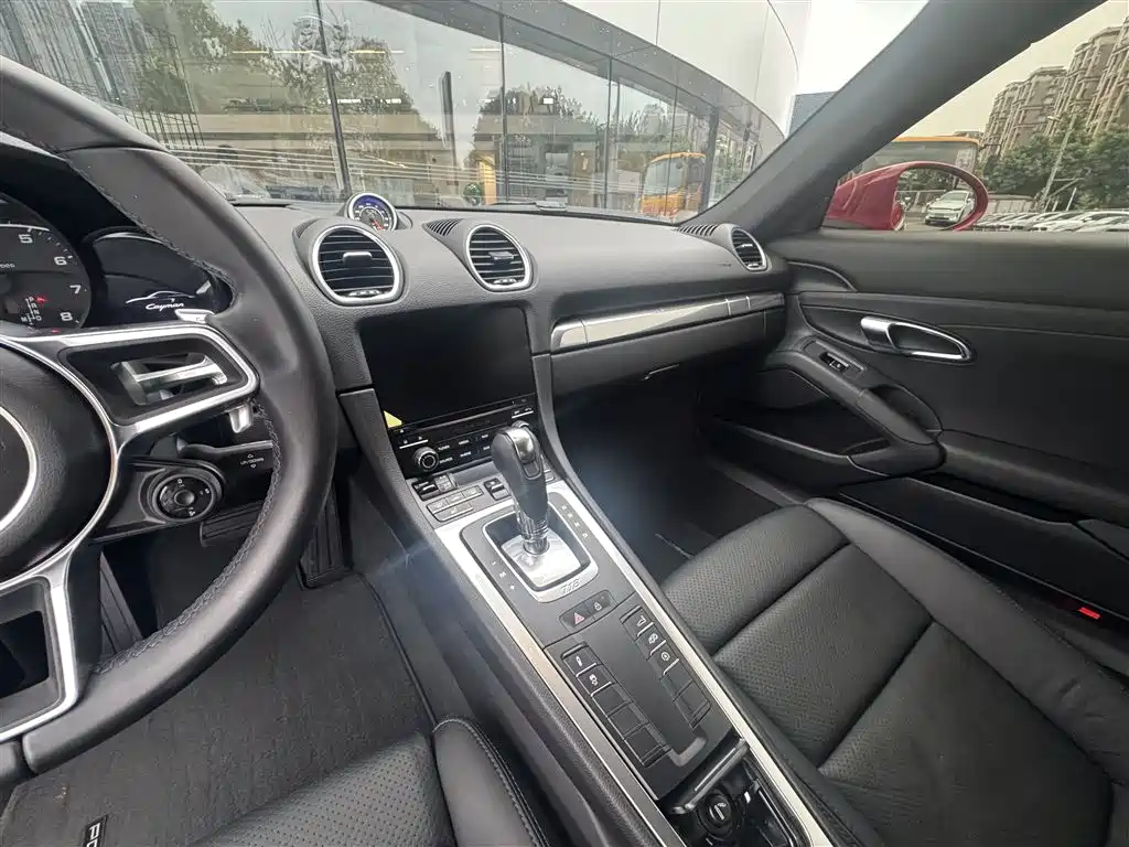 Porsche 718 2022 Cayman 2.0T