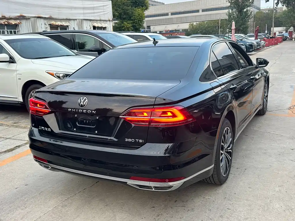 Volkswagen Phideon — миниатюра 6