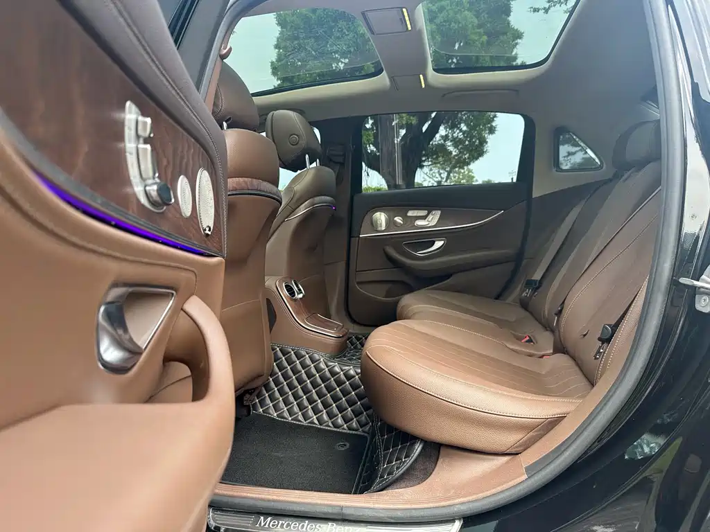 Mercedes-Benz E-Class — миниатюра 8