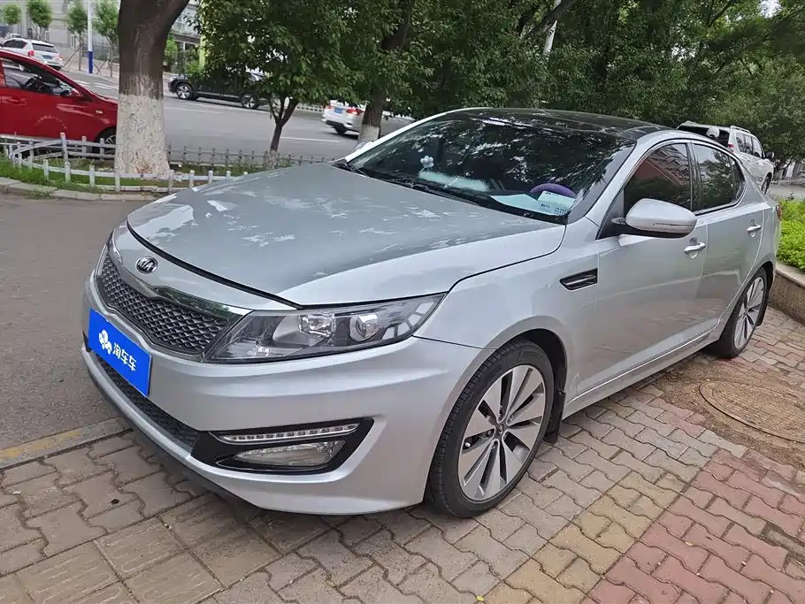 Kia K5 2011