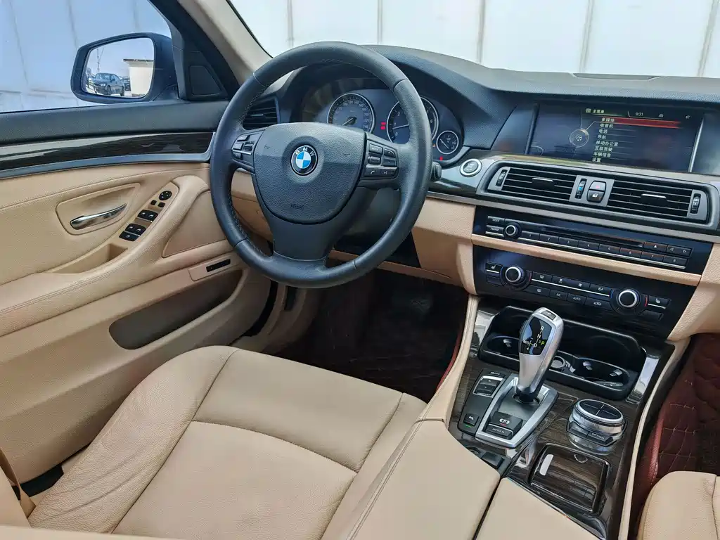 BMW 5 Series — миниатюра 21