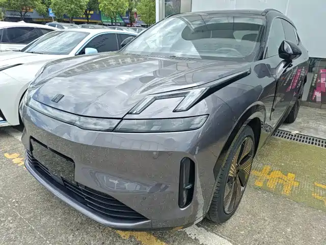 2024 Lynk & Co 08