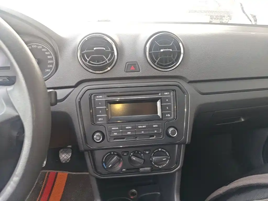Volkswagen Jetta — миниатюра 13
