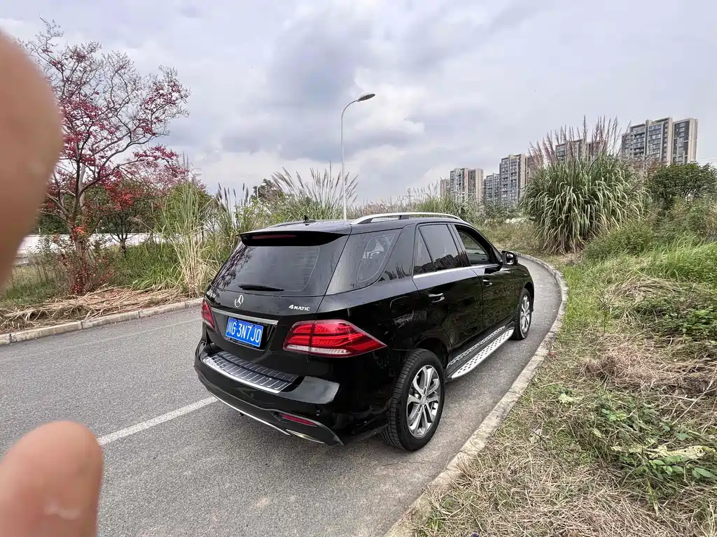 MERCEDES-BENZ GLE