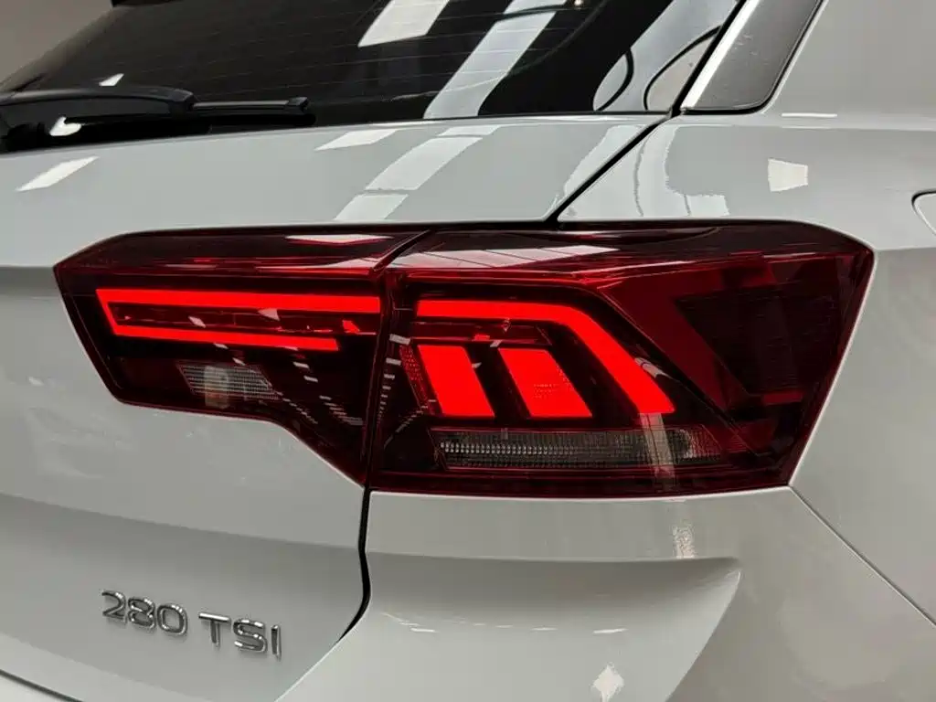 Volkswagen T-Roc — миниатюра 20