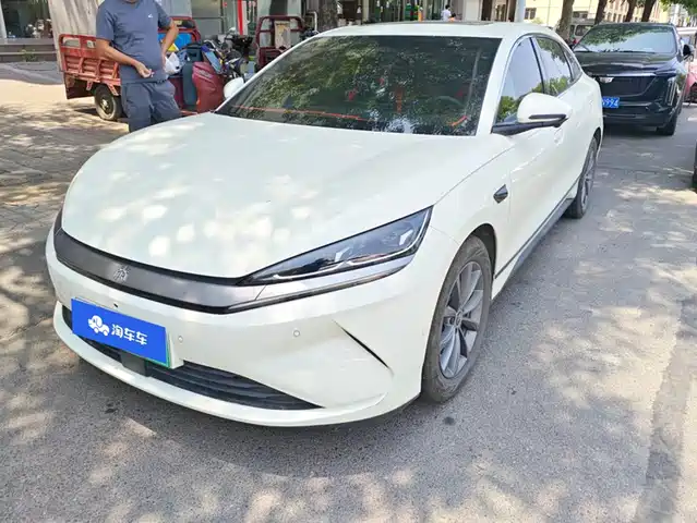 2025 BYD Qin