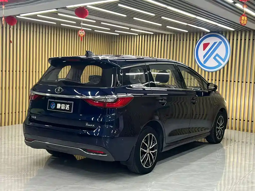 BYD MAX — миниатюра 6