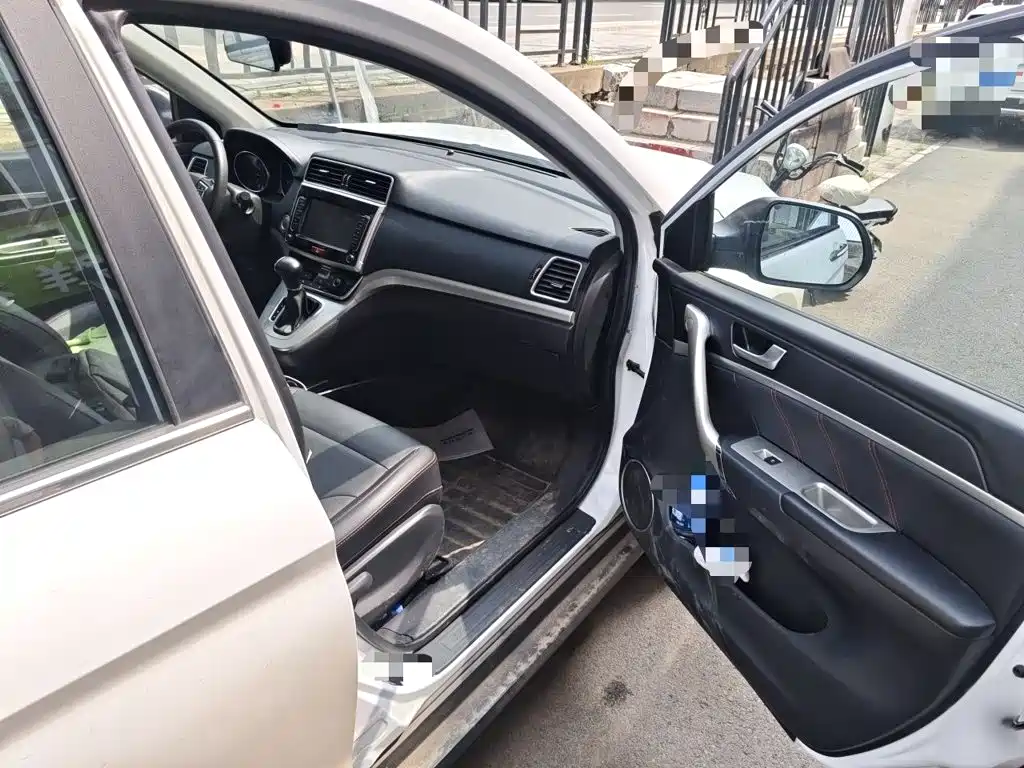 Haval M6 — миниатюра 20