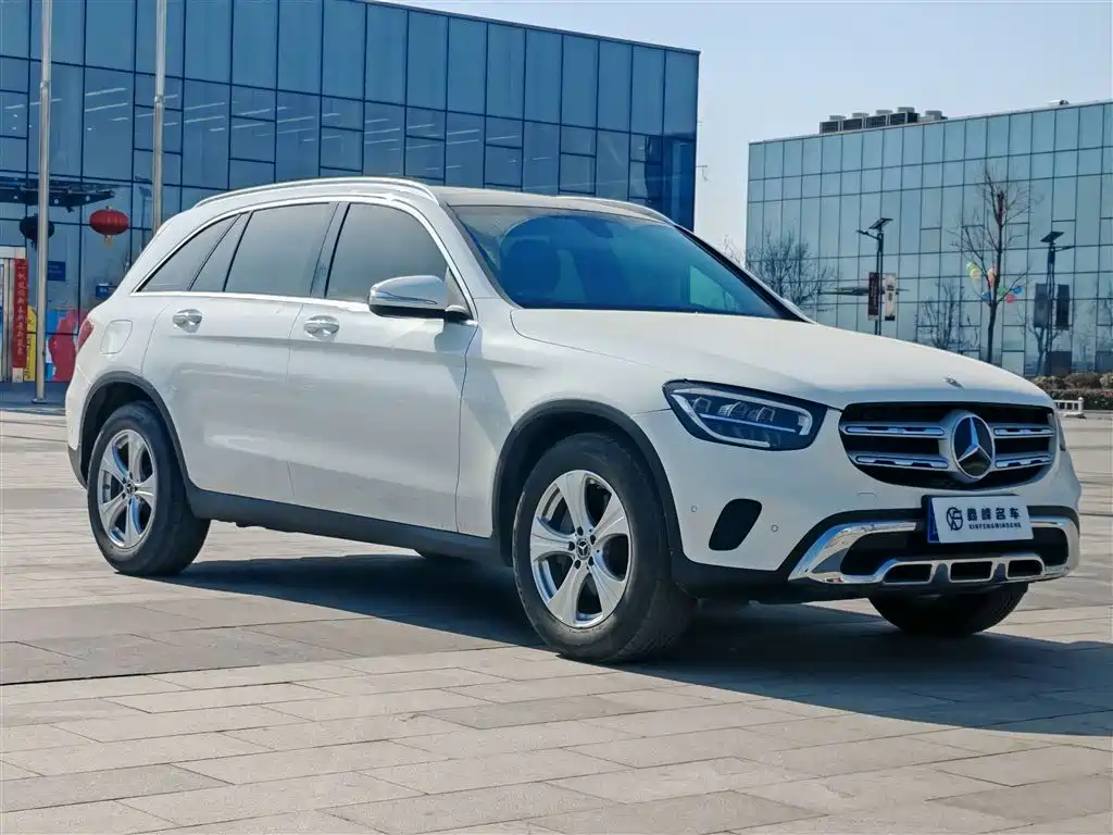 MERCEDES-BENZ GLC