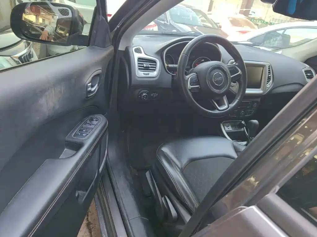 Jeep Compass — миниатюра 16