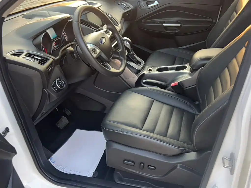 Ford Kuga — миниатюра 9