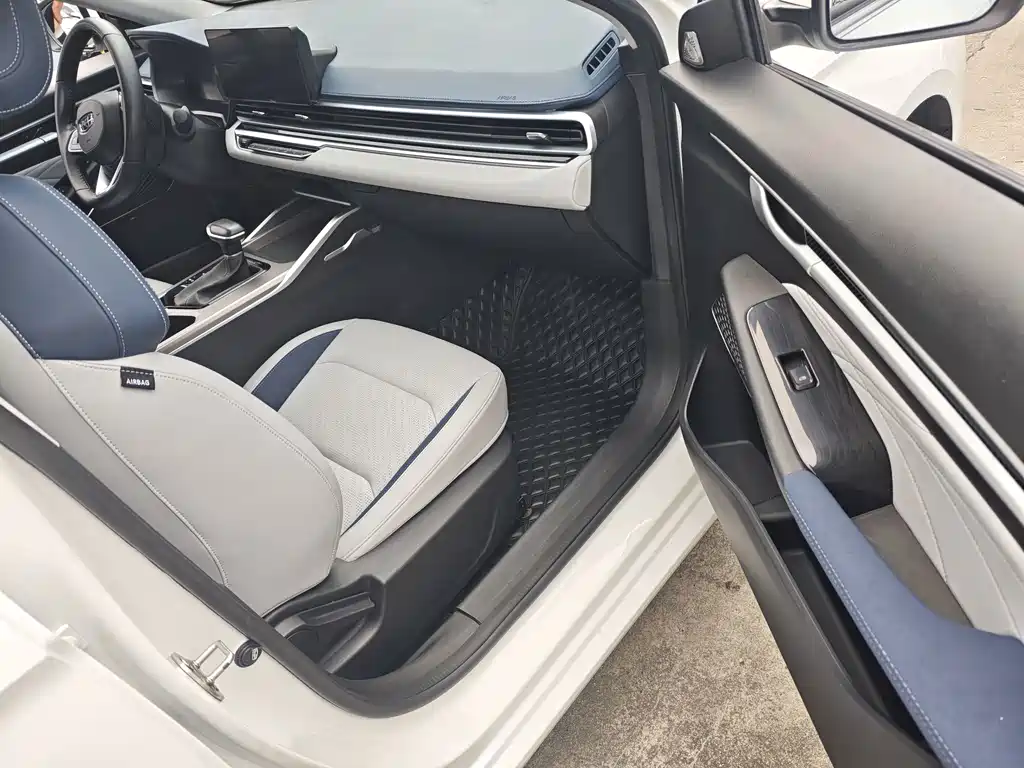 Geely Emgrand — миниатюра 14