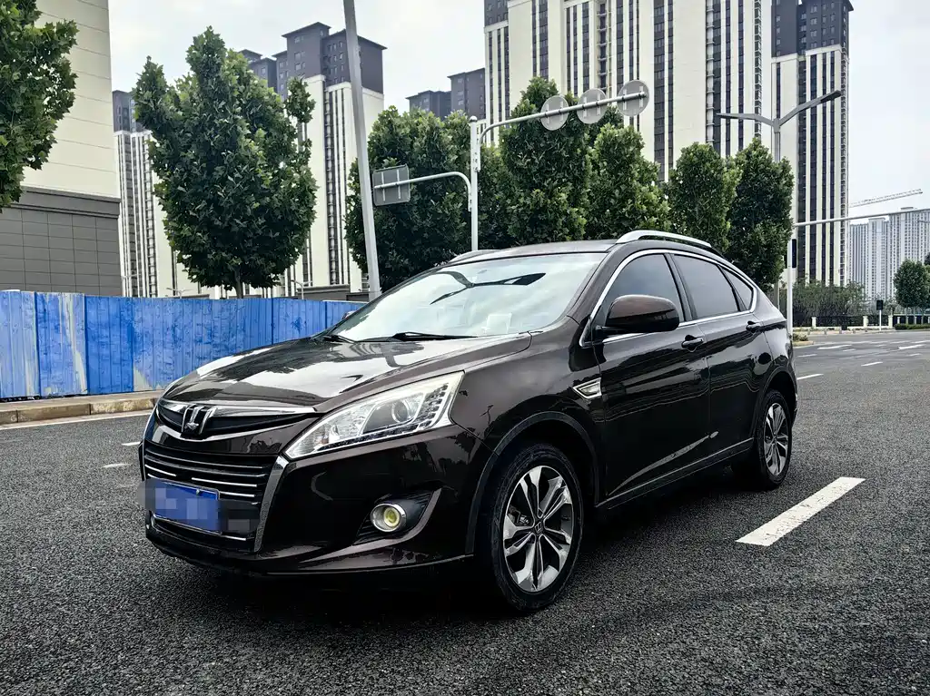 Luxgen U6 2015