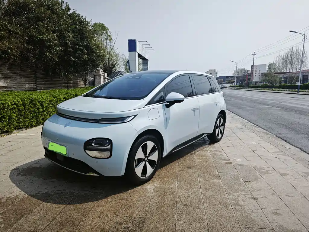 Baojun Yunduo 2024