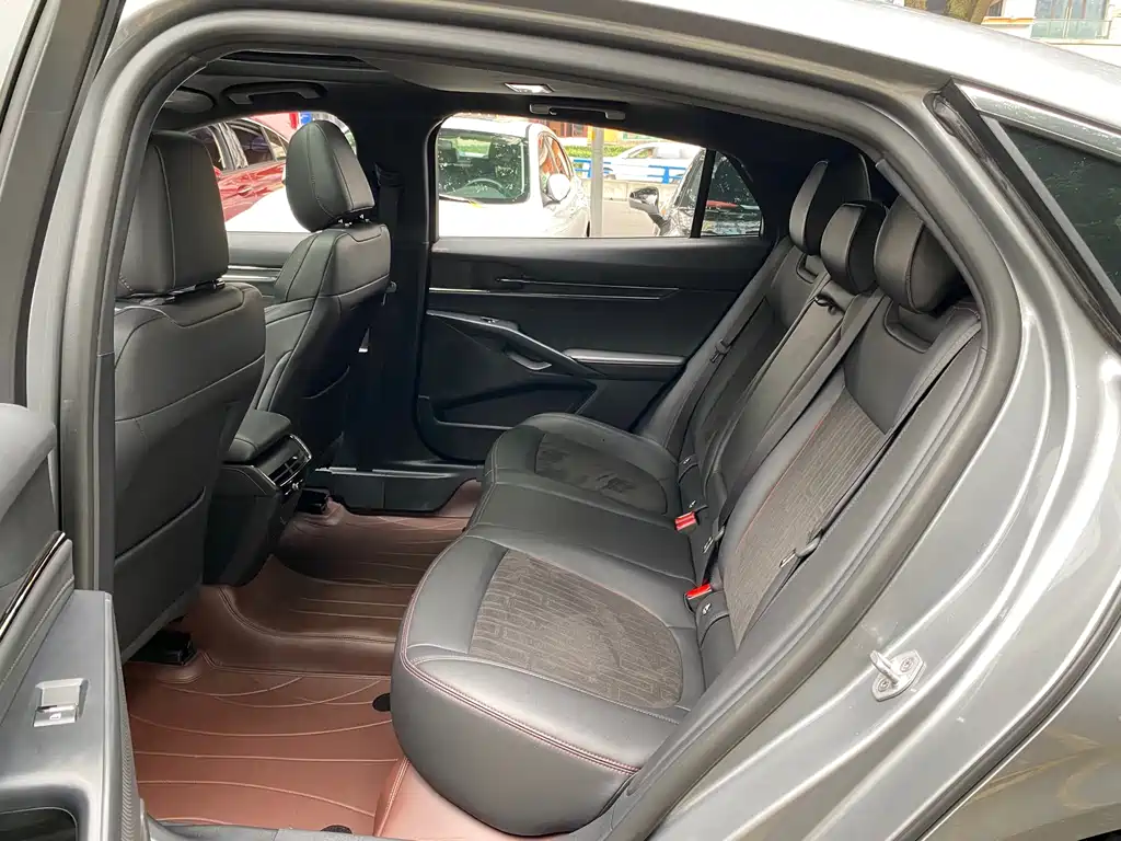 Ford Mondeo — миниатюра 10