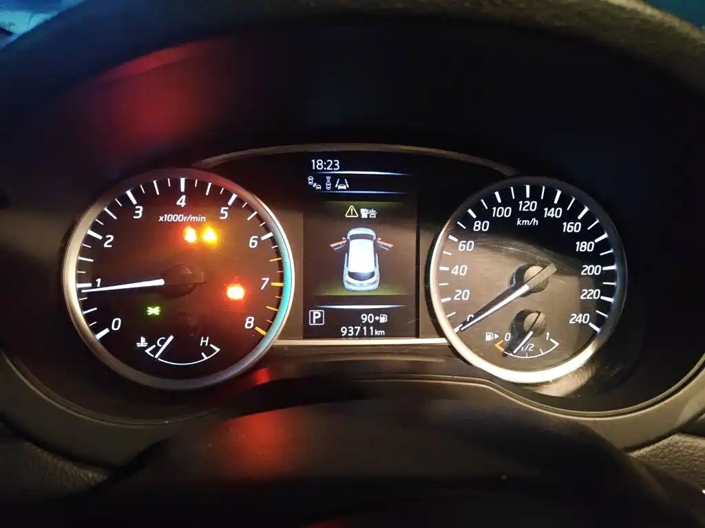 Nissan Tiida — миниатюра 7
