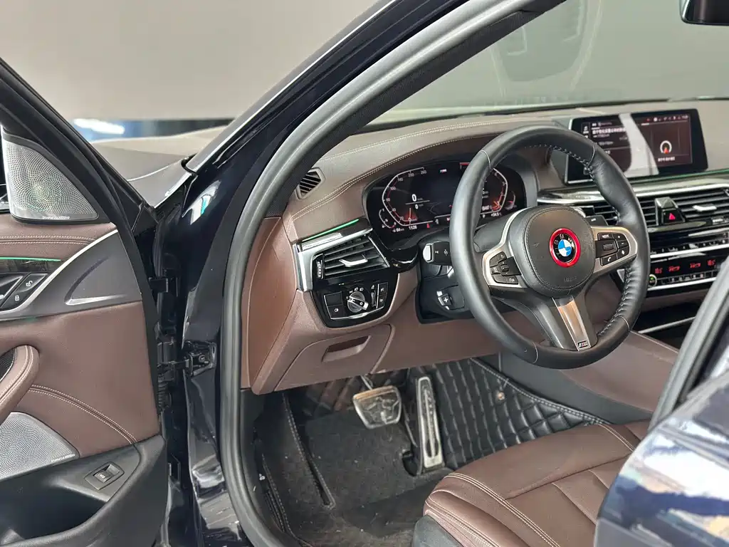 BMW 5 Series — миниатюра 6