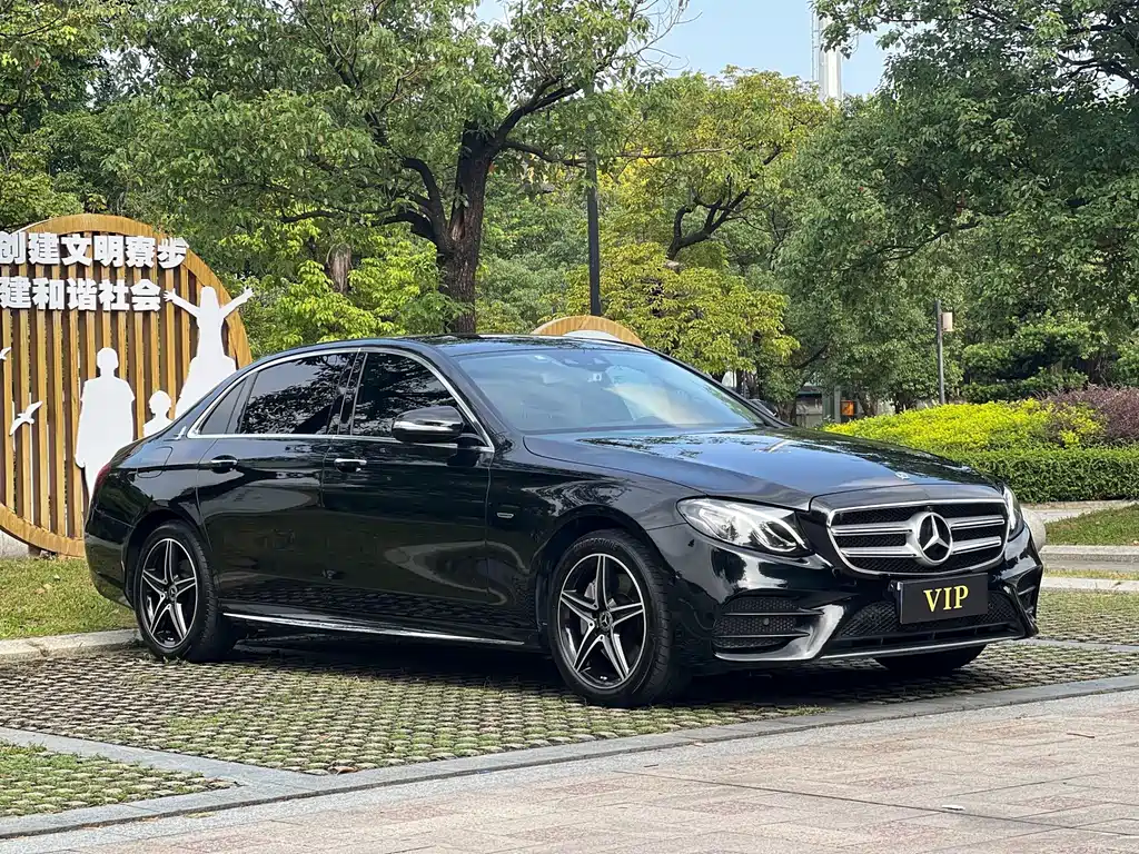 Mercedes-Benz E-Class — миниатюра 6