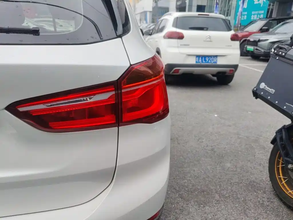 BMW X1 2016 sDrive20Li Luxury