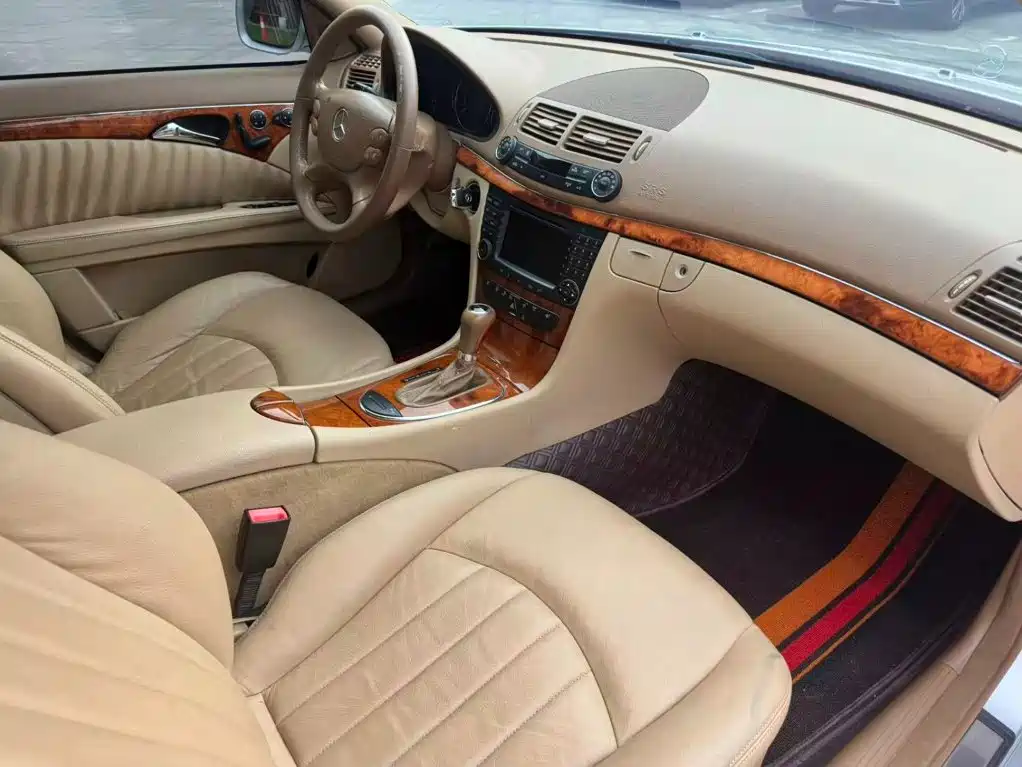 Mercedes-Benz E-Class — миниатюра 15