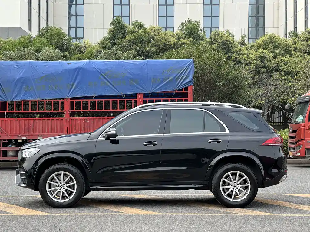 Mercedes-Benz GLE (Import) — миниатюра 7