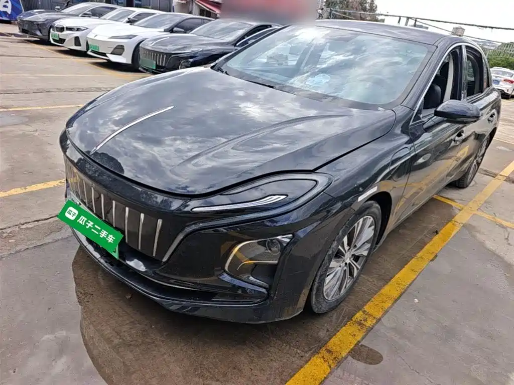Hongqi Hongqi E-QM5 2023