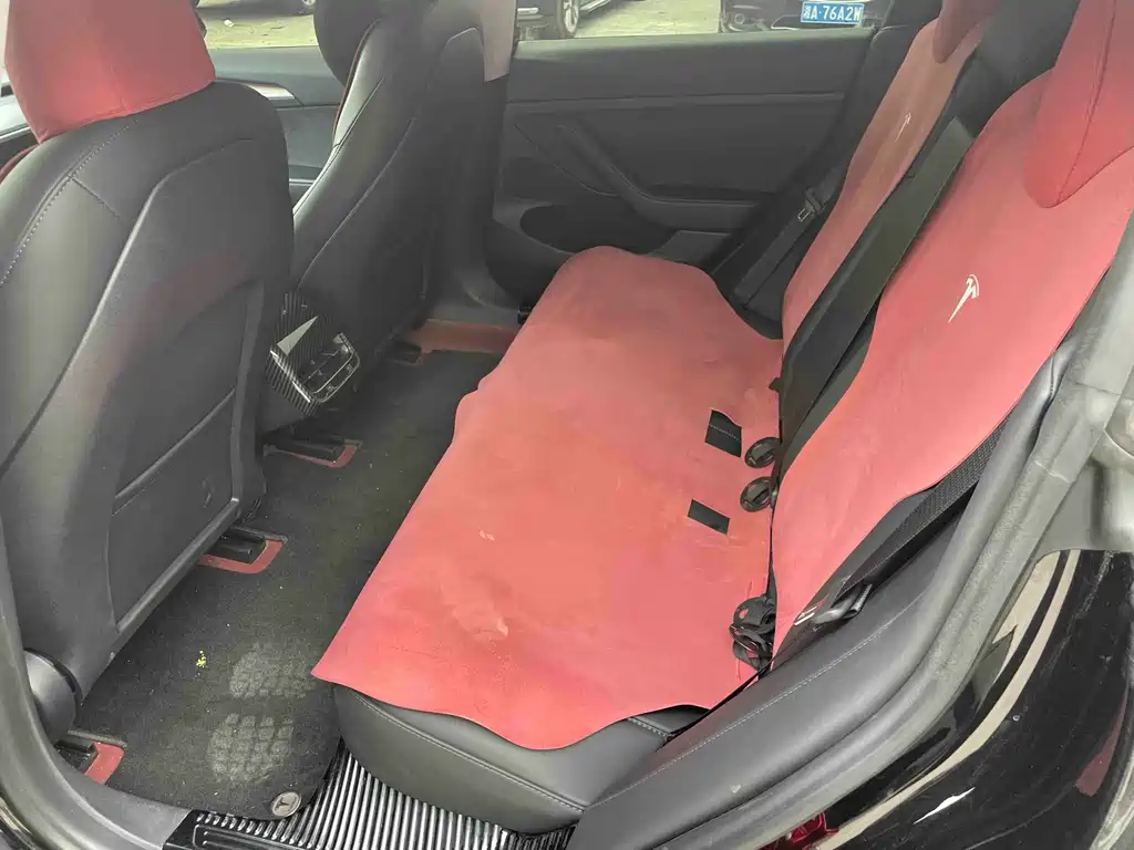 Tesla Model 3 — миниатюра 6