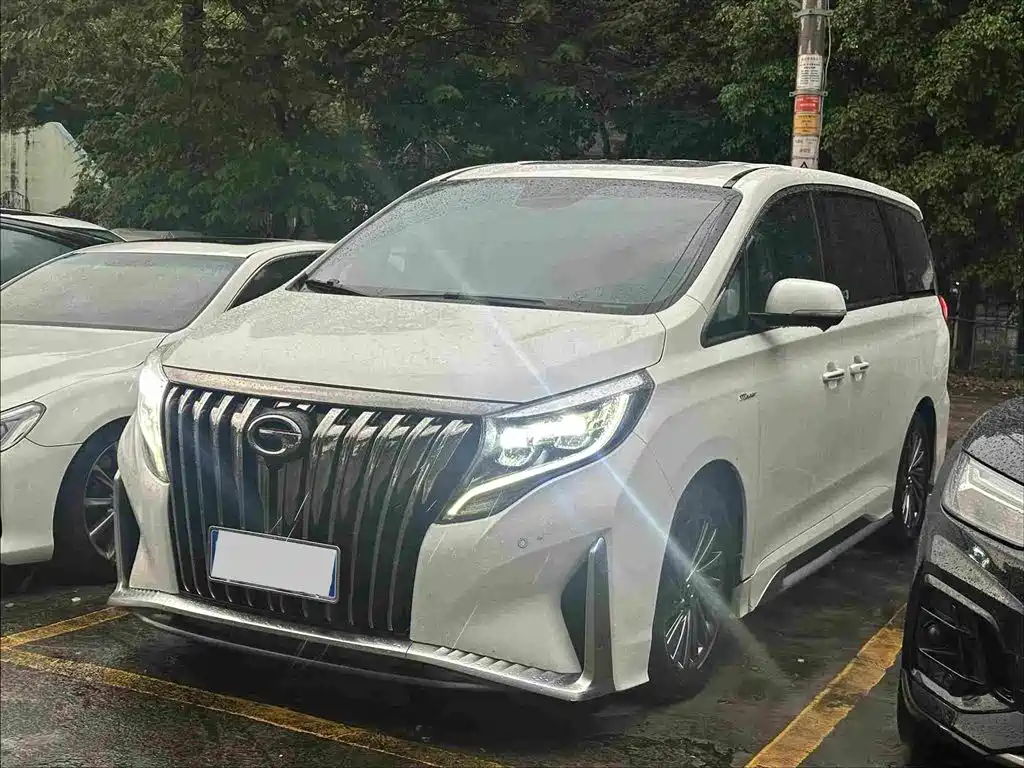 GAC Motor Trumpchi M8