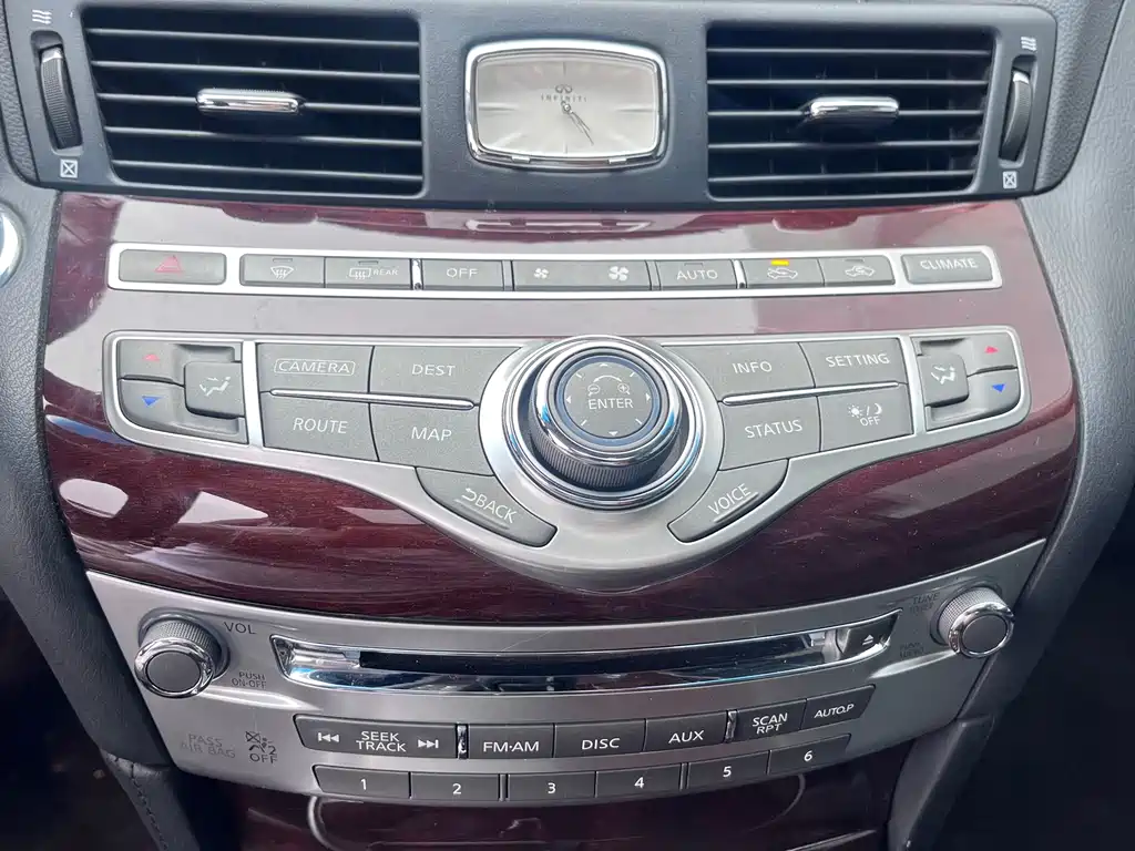 Infiniti Q70 — миниатюра 8