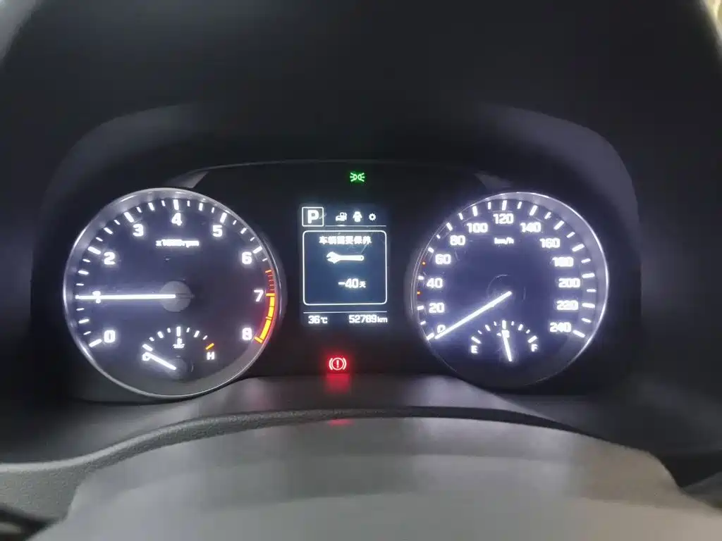 Hyundai Elantra — миниатюра 8