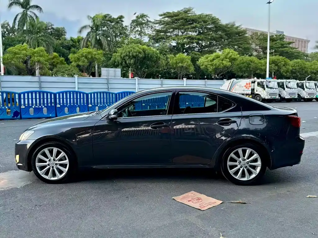 Lexus IS — миниатюра 4
