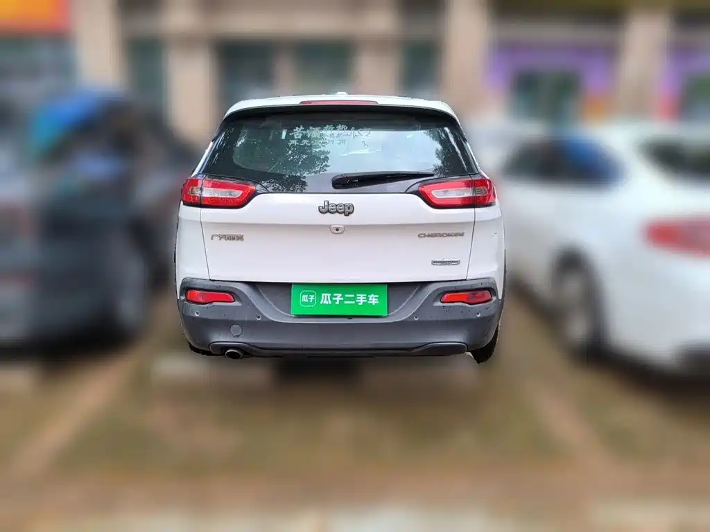 Jeep Cherokee — миниатюра 4