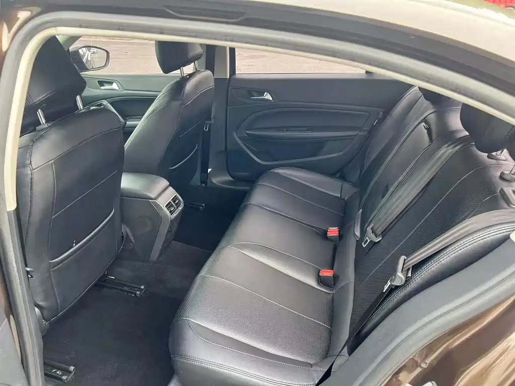 Peugeot 408 — миниатюра 10