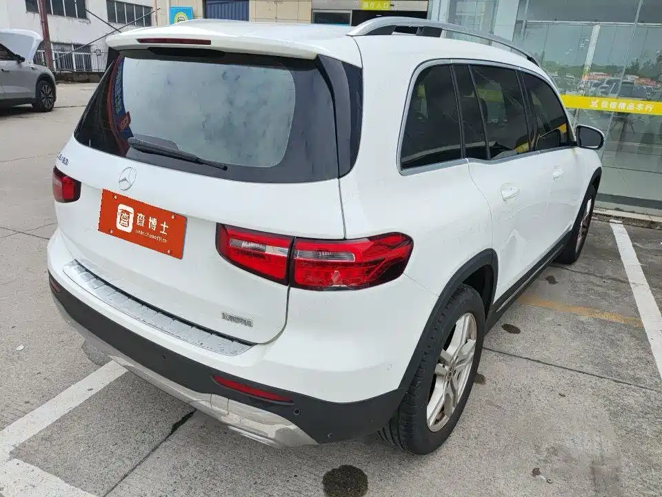 Mercedes-Benz GLB — миниатюра 9