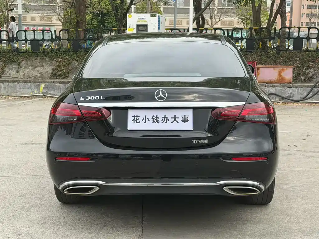 Mercedes-Benz E-Class — миниатюра 5
