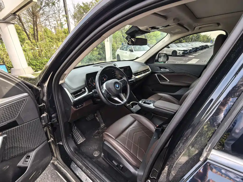 BMW iX1 — миниатюра 12