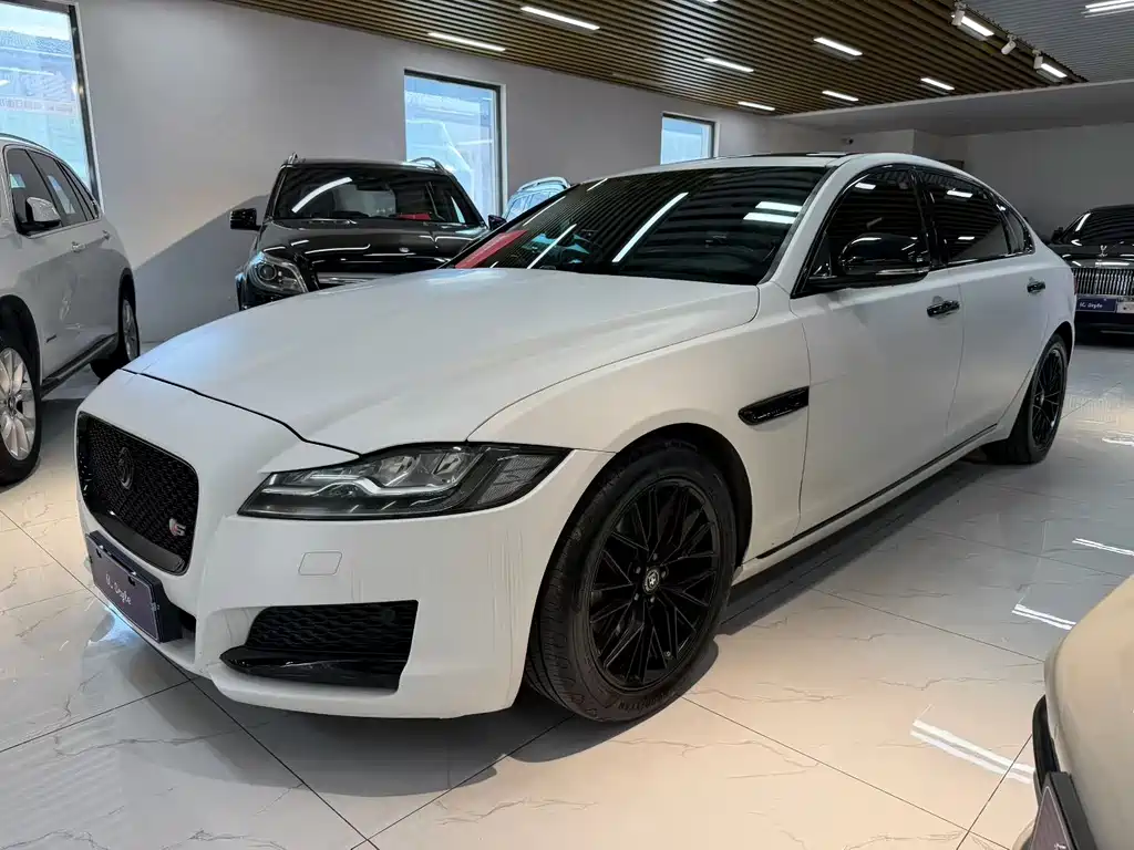 Jaguar XFL
