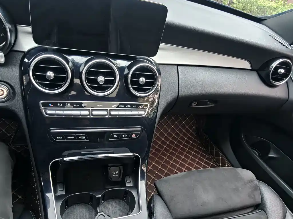 Mercedes-Benz C-Class — миниатюра 13