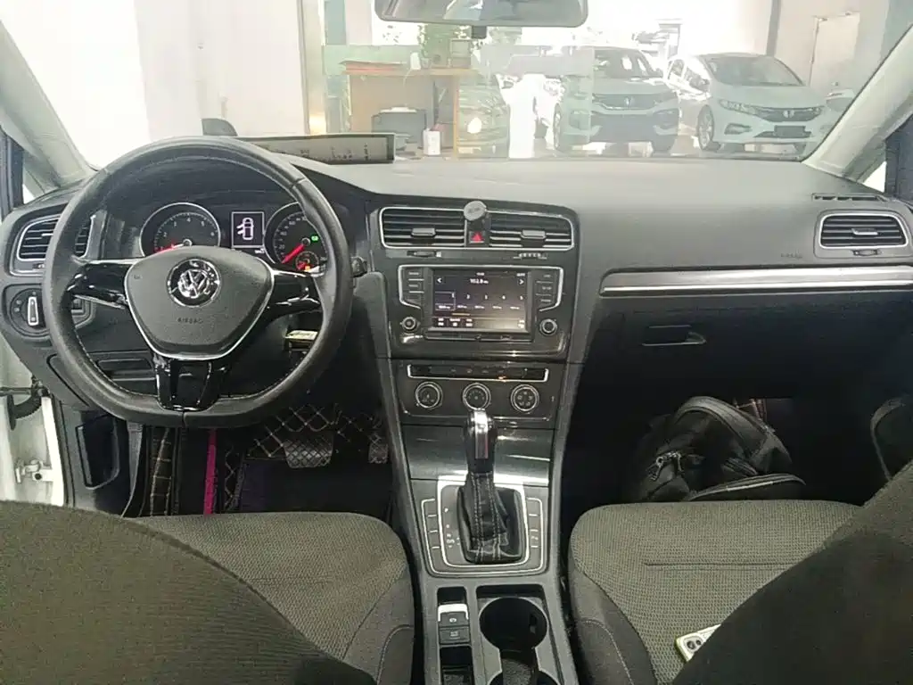 Volkswagen Golf — миниатюра 10