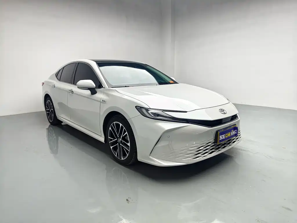 Toyota Camry — миниатюра 3
