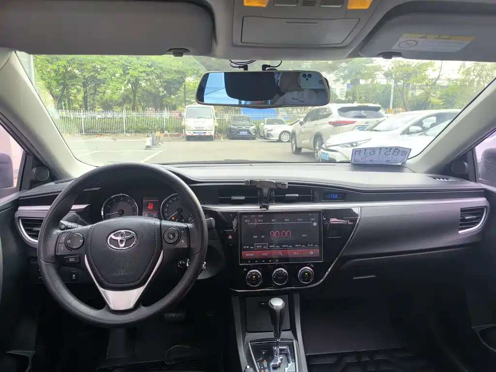 Toyota Corolla — миниатюра 6