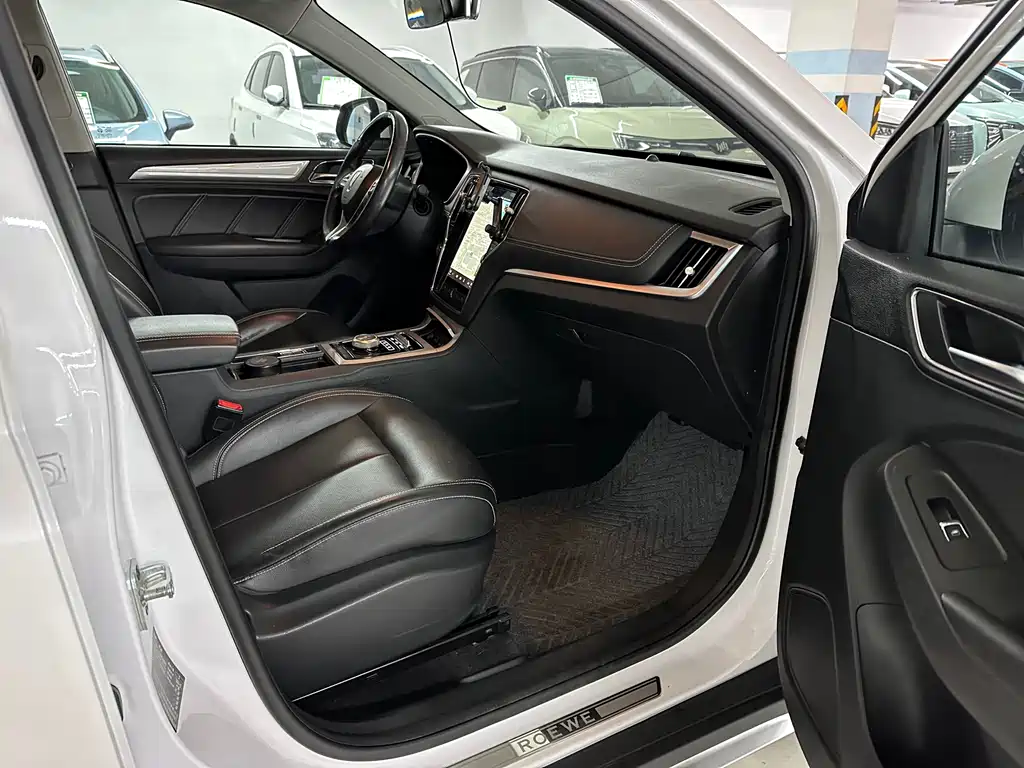 ROEWE RX5 NEW ENERGY