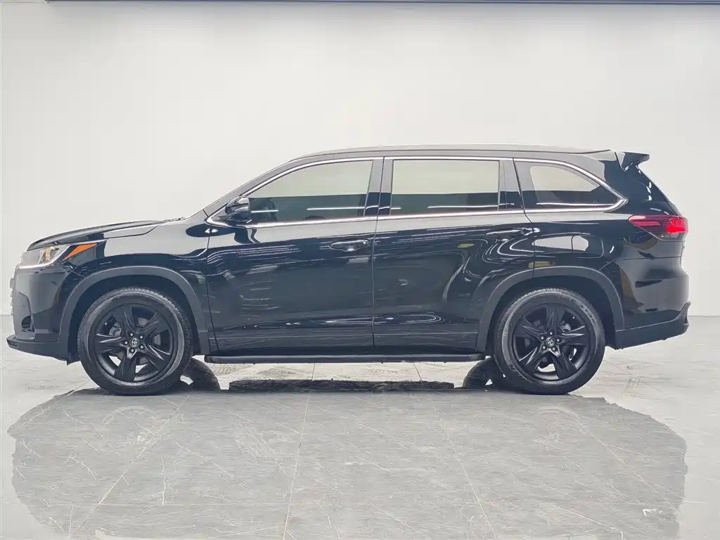 TOYOTA HIGHLANDER