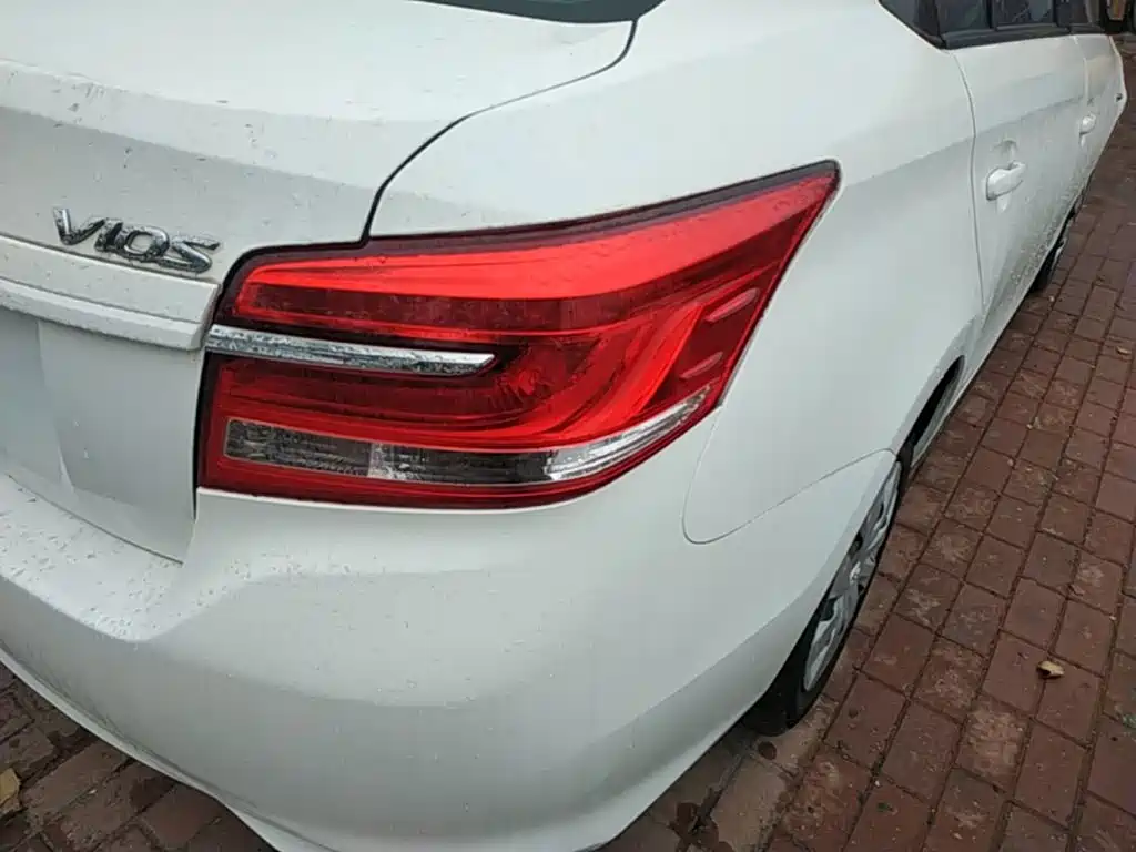 Toyota Vios — миниатюра 8