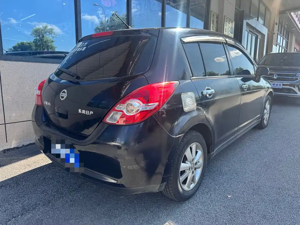 Nissan Tiida 2008 1.6L AT