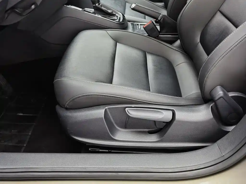 Volkswagen Sagitar — миниатюра 20