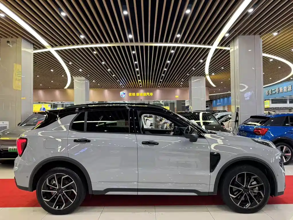 Lynk & Co 01 — миниатюра 4